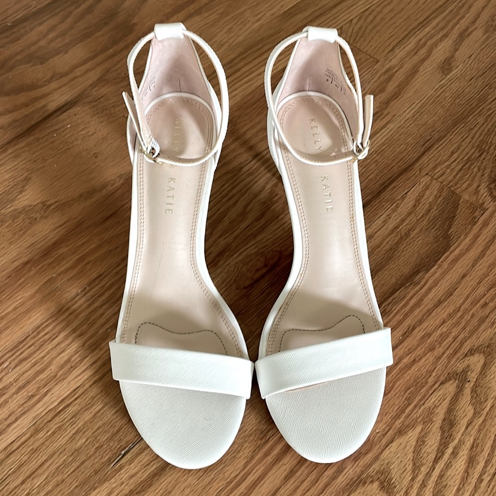 White open toe pump